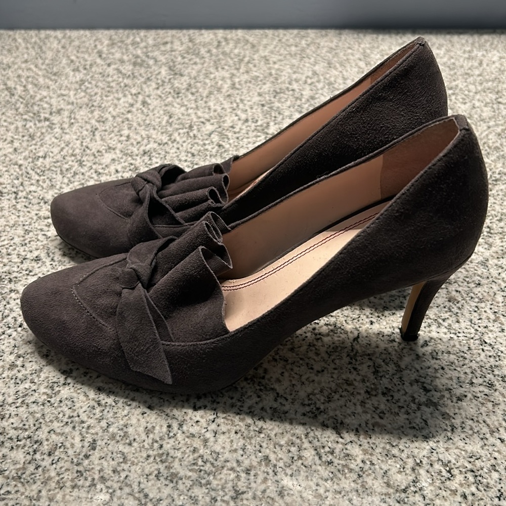 Plenty by Tracy Reese Brown Suede Knot Accent Pumps